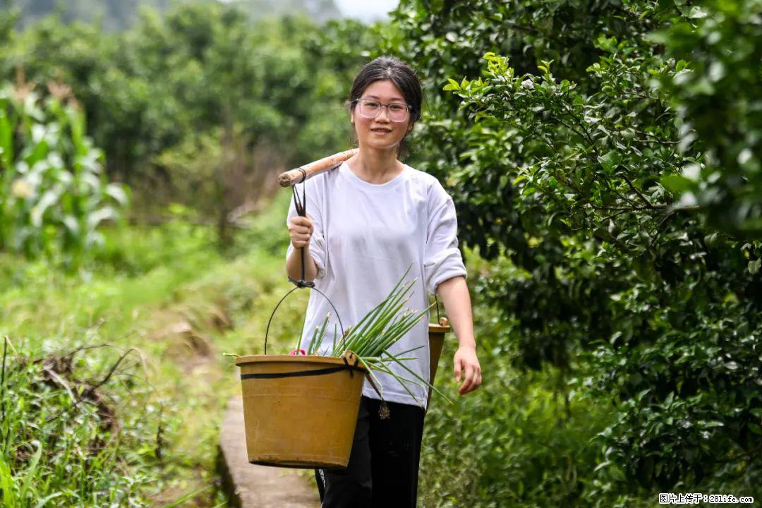 全网追的“扁担女孩”，找了一份暑假工，时薪12元 - 兰州生活资讯 - 兰州28生活网 lz.28life.com