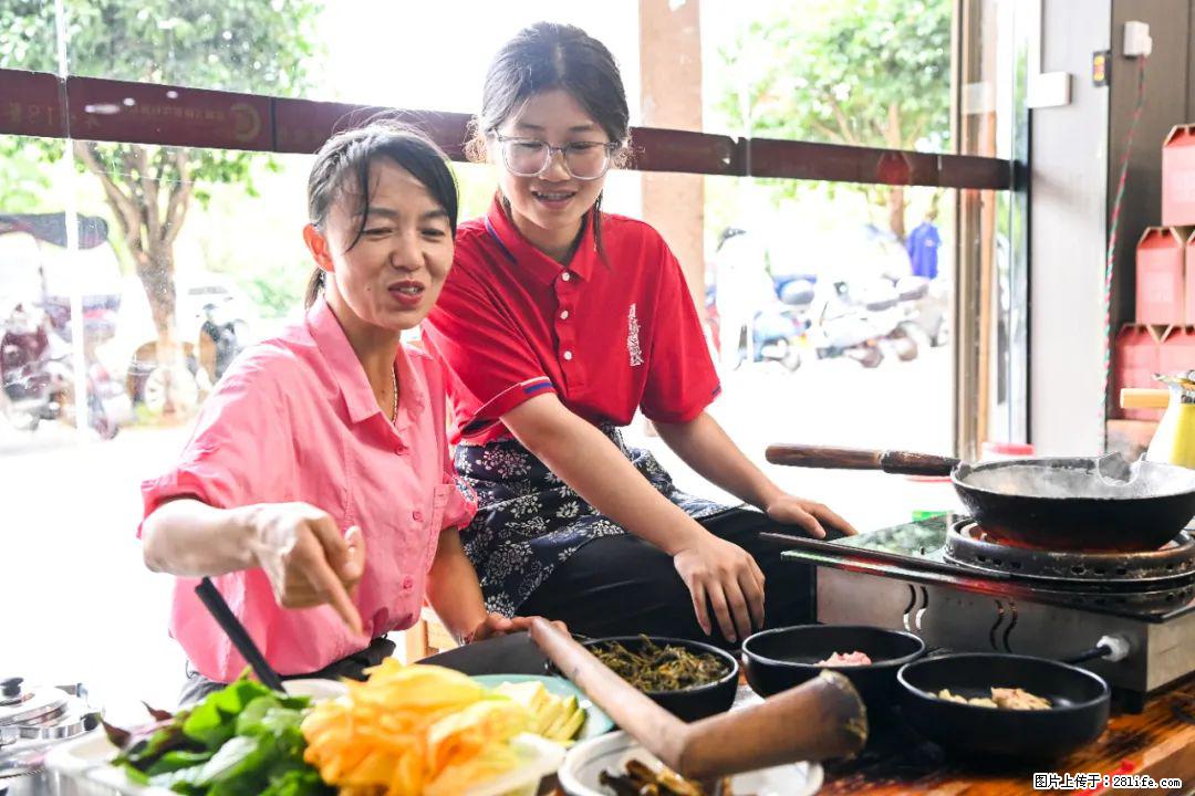 全网追的“扁担女孩”，找了一份暑假工，时薪12元 - 兰州生活资讯 - 兰州28生活网 lz.28life.com